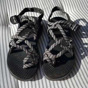 Women’s size 8 Chaco‘s